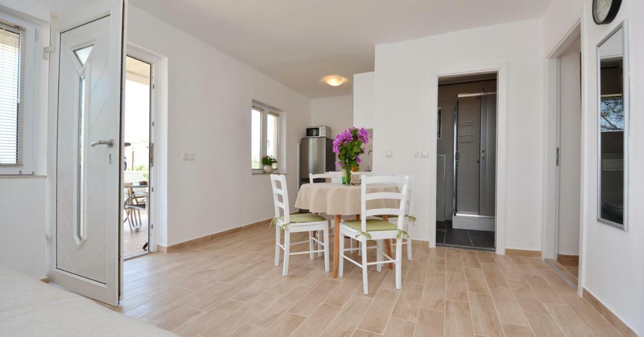 Apartmani Cesarec Basina المظهر الخارجي الصورة